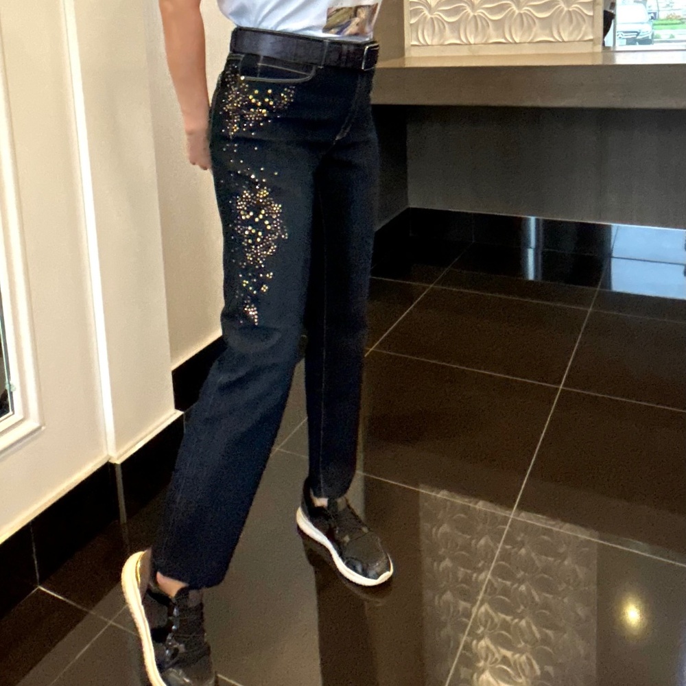 New woman’s jeans with stones NWT